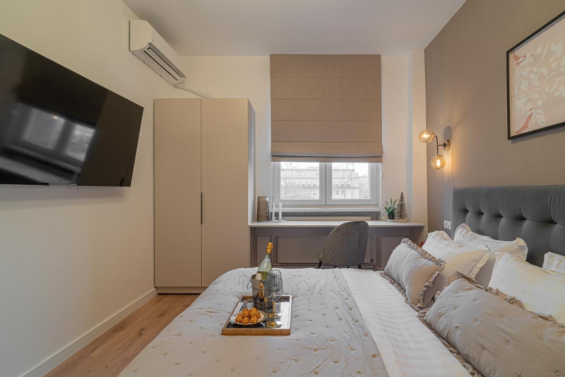 Loggia & Luxe 5Br Penthouse In Universitatii Area Bukarest Kültér fotó