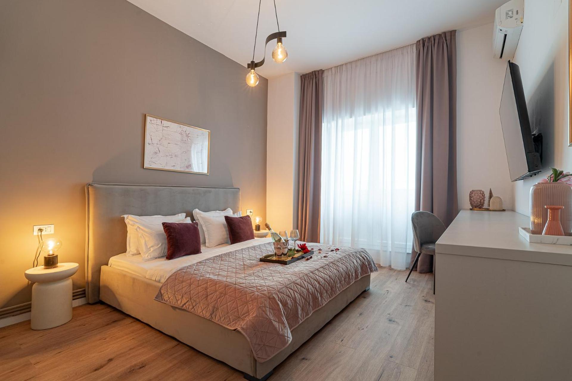 Loggia & Luxe 5Br Penthouse In Universitatii Area Bukarest Kültér fotó