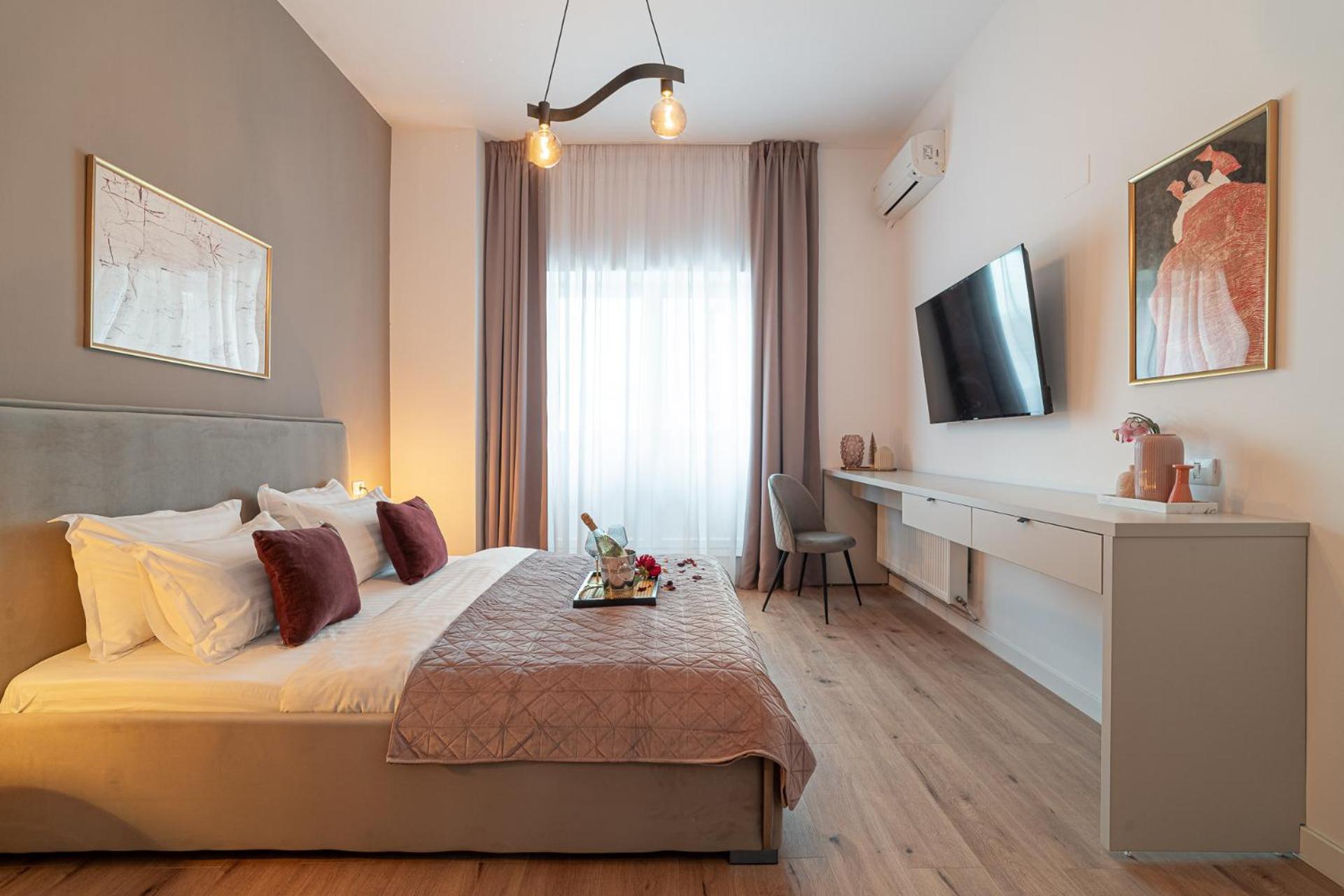Loggia & Luxe 5Br Penthouse In Universitatii Area Bukarest Kültér fotó