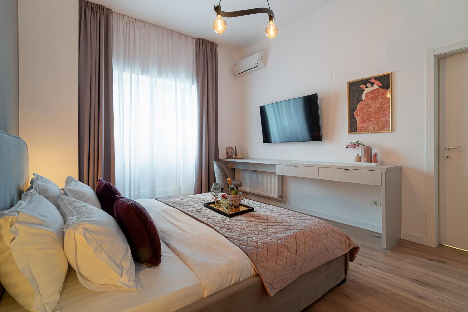 Loggia & Luxe 5Br Penthouse In Universitatii Area Bukarest Kültér fotó