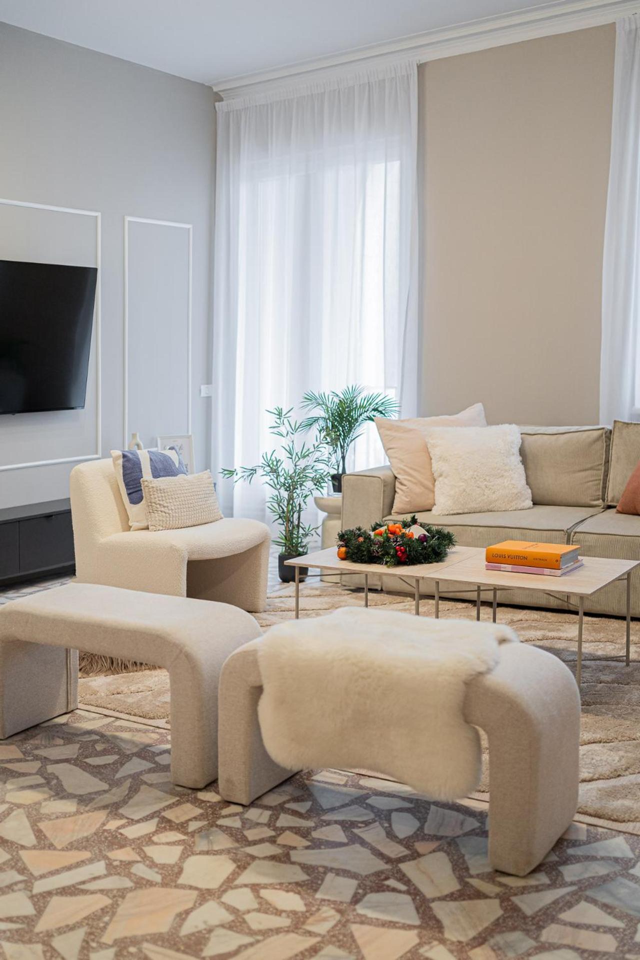 Loggia & Luxe 5Br Penthouse In Universitatii Area Bukarest Kültér fotó