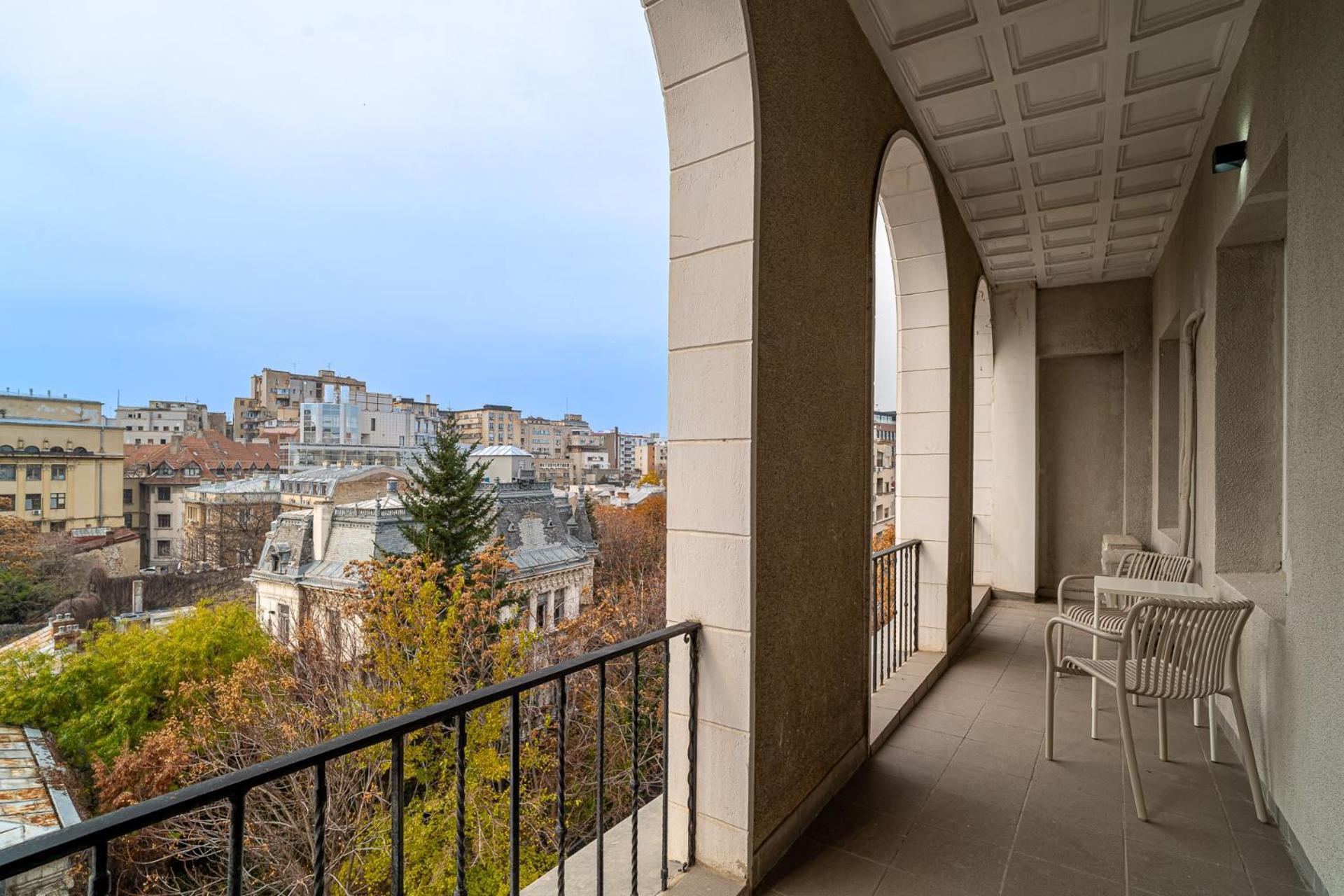Loggia & Luxe 5Br Penthouse In Universitatii Area Bukarest Kültér fotó